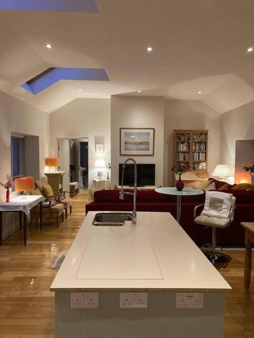2 Quay Road, Killala. Stunning Sea Front Cottage Екстериор снимка