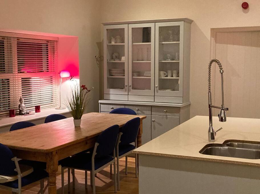 2 Quay Road, Killala. Stunning Sea Front Cottage Екстериор снимка
