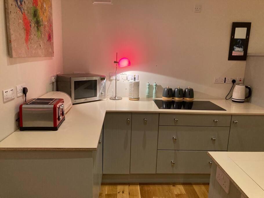 2 Quay Road, Killala. Stunning Sea Front Cottage Екстериор снимка