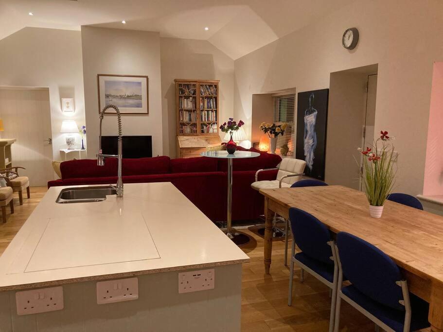 2 Quay Road, Killala. Stunning Sea Front Cottage Екстериор снимка