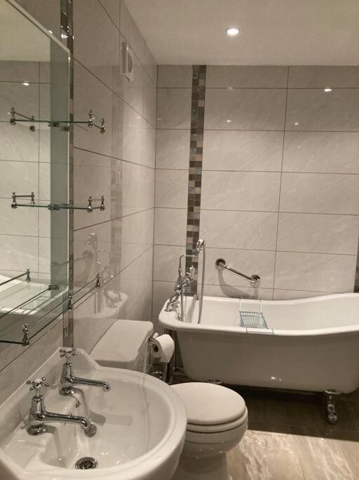 2 Quay Road, Killala. Stunning Sea Front Cottage Екстериор снимка